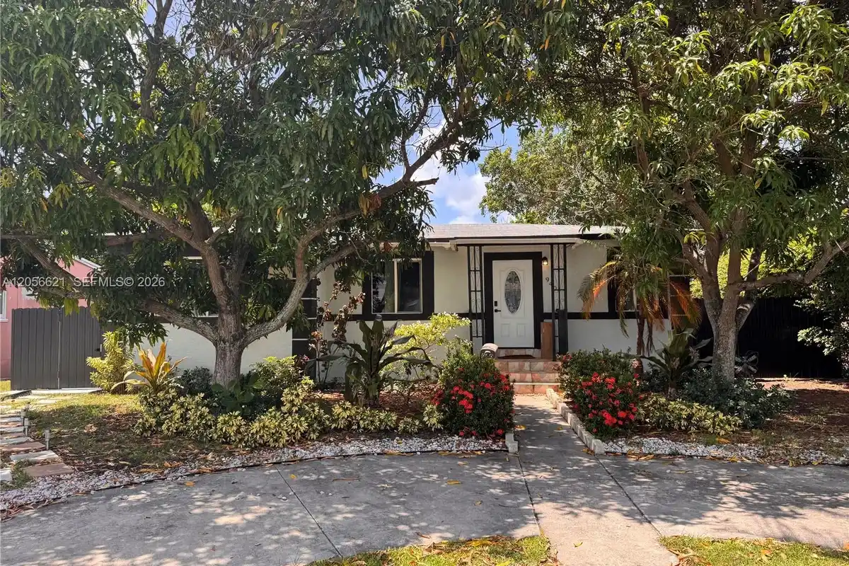 940 NE 155th Ter, North Miami Beach: photo 1 of 36