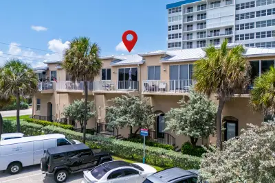 836 SE 20th Ave SE, Deerfield Beach: photo 1 of 31