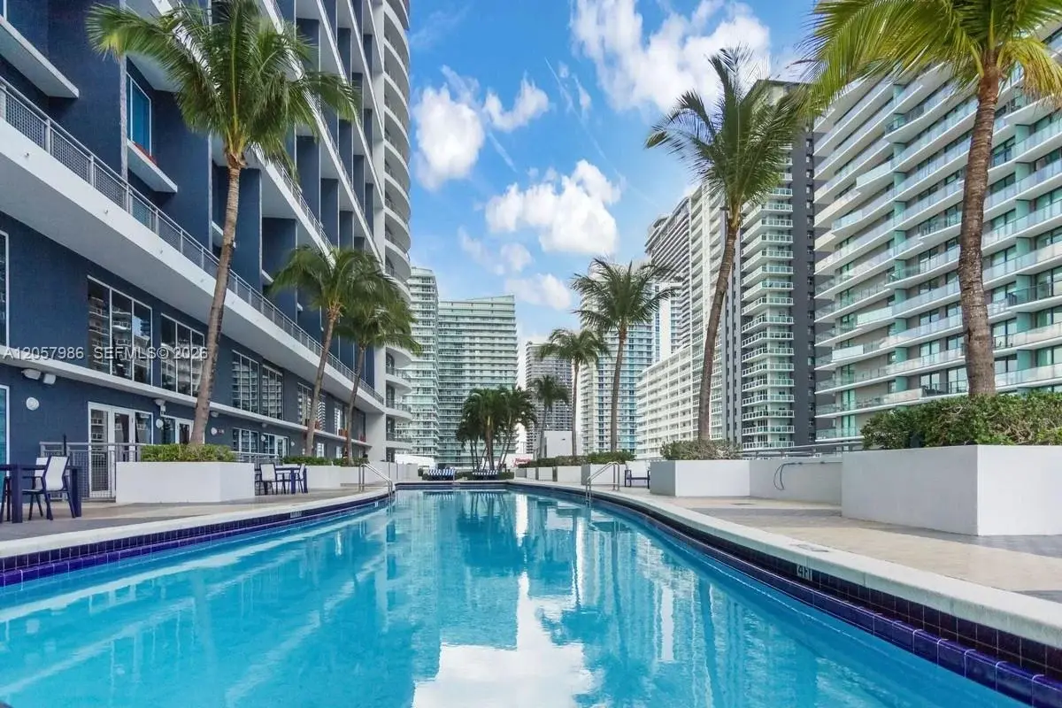 60 SW 13th St #3022, Miami: photo 1 of 15