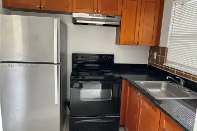 4251 NW 5th St #123, Plantation: photo 1 of 12