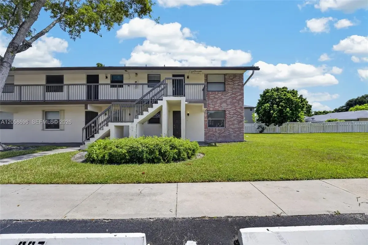 6001 Shakerwood Cir #108, Tamarac: photo 1 of 20