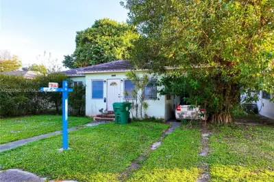 1770 NW 55th Ter, Miami: photo 1 of 44