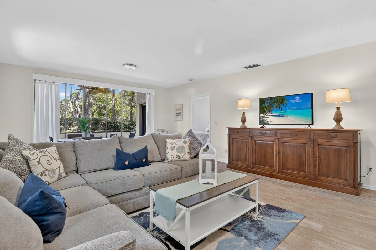 1143 Duncan Cir #101, Palm Beach Gardens: photo 1 of 30