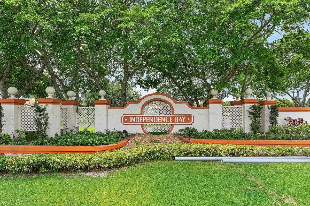 603 Republic Ct, Deerfield Beach: photo 1 of 39