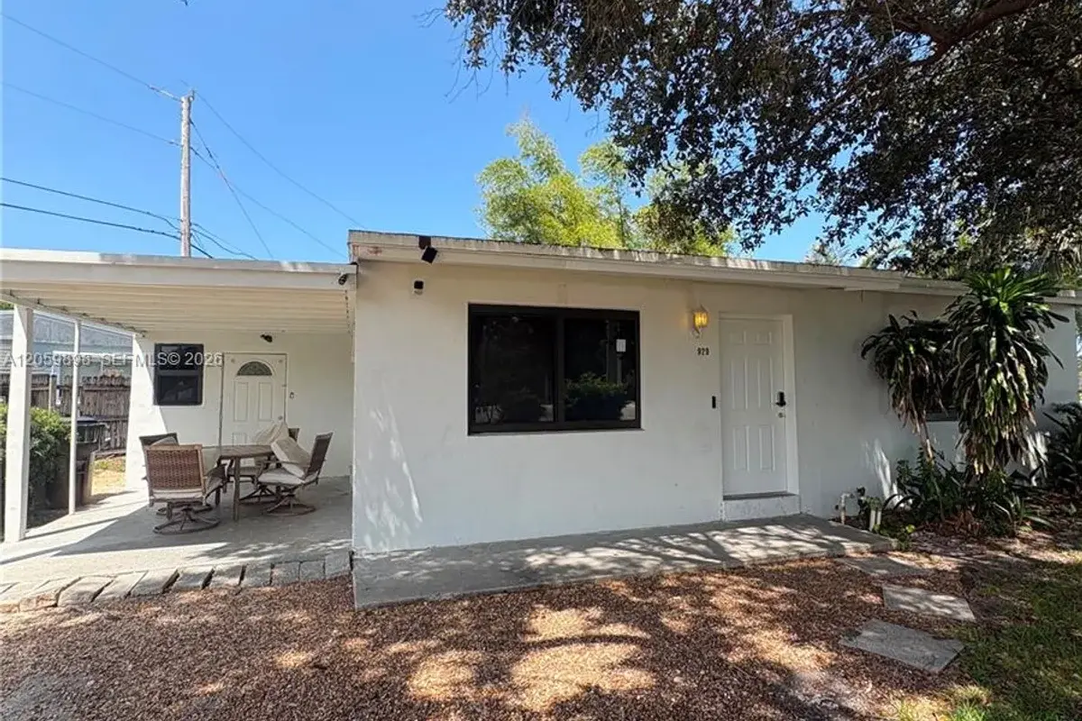 929 SW 10th Ave, Delray Beach: photo 1 of 15