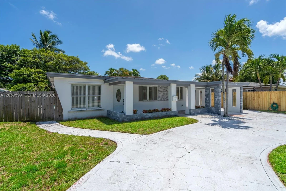 3120 SW 17th St, Fort Lauderdale: photo 1 of 28