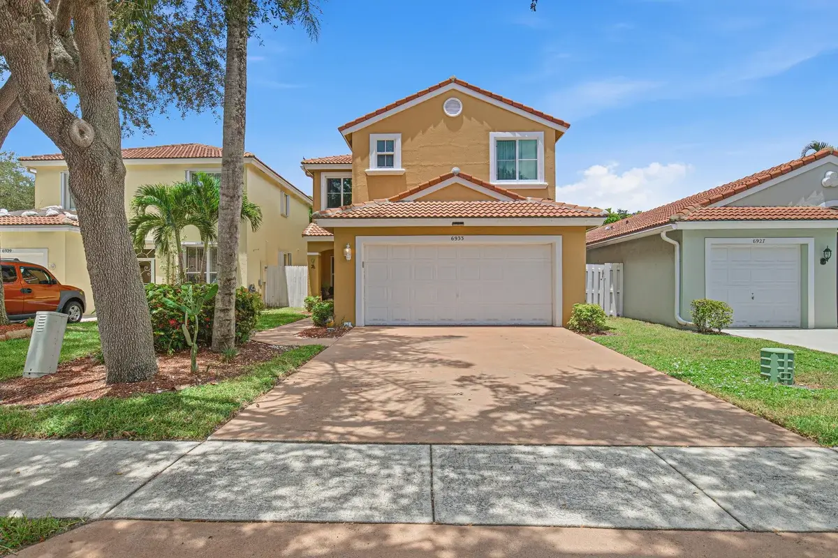 6933 Desert Inn Ter, Lake Worth: photo 1 of 60