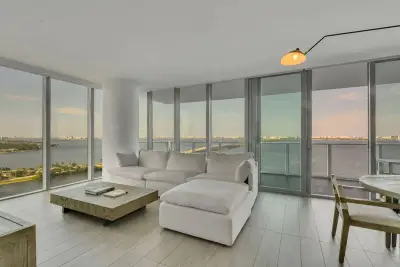 3131 NE 7th Ave #2206, Miami: photo 1 of 39