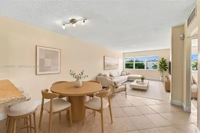 2555 NE 11 St #510, Fort Lauderdale: photo 1 of 21