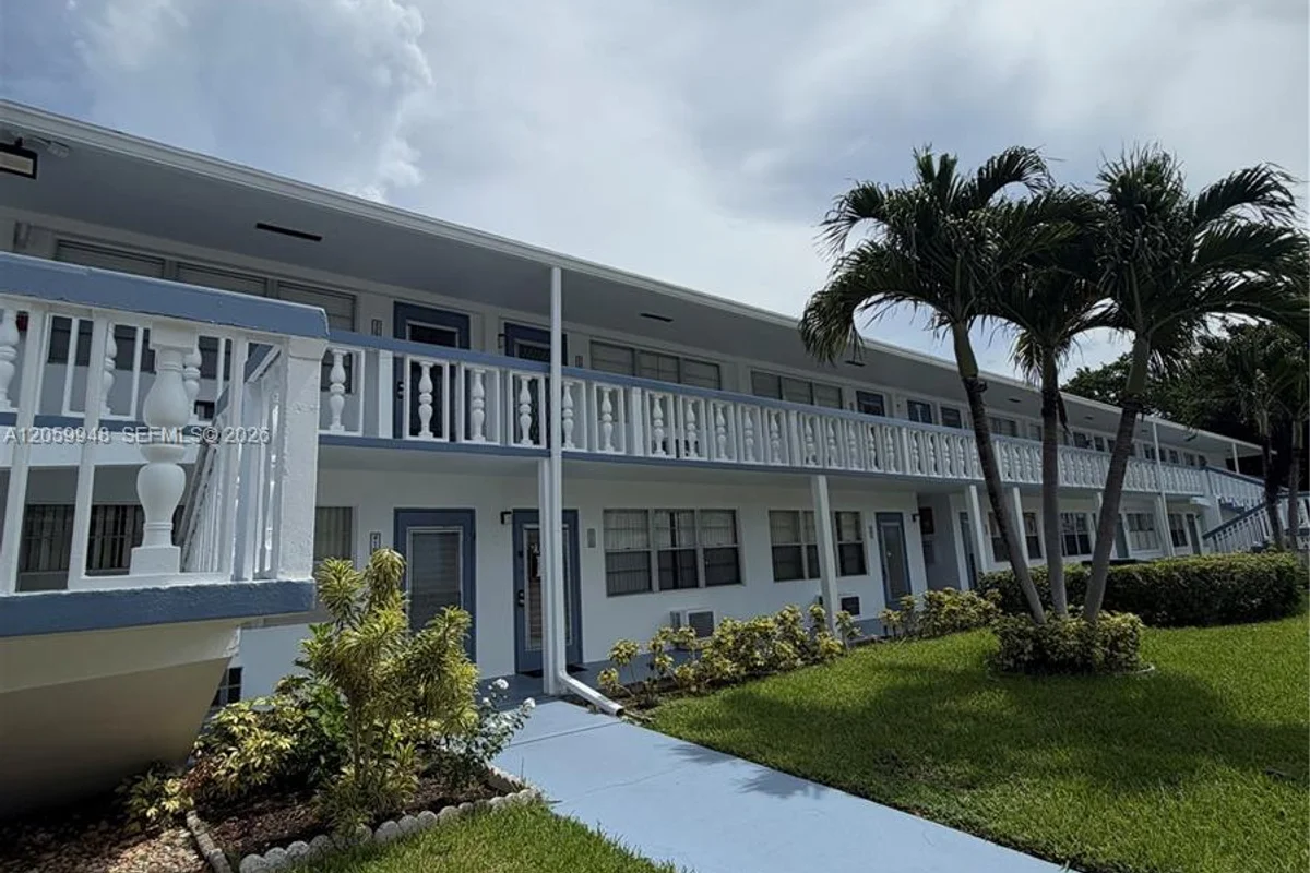 421 Tilford T, Deerfield Beach: photo 1 of 18