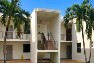 8990 SW 24th St #19, Miami: photo 1 of 15