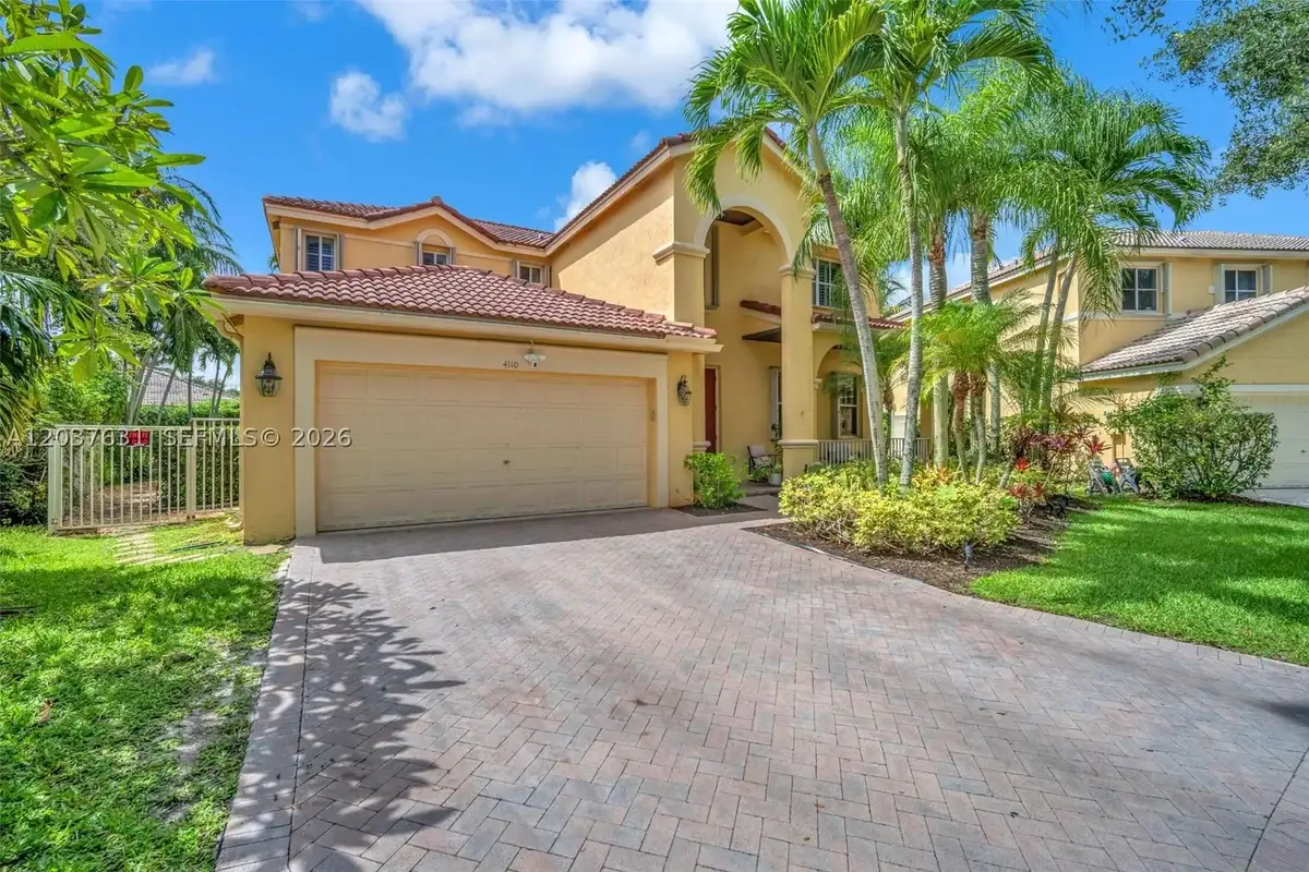 4110 Laurel Ridge Cir, Weston: photo 1 of 74