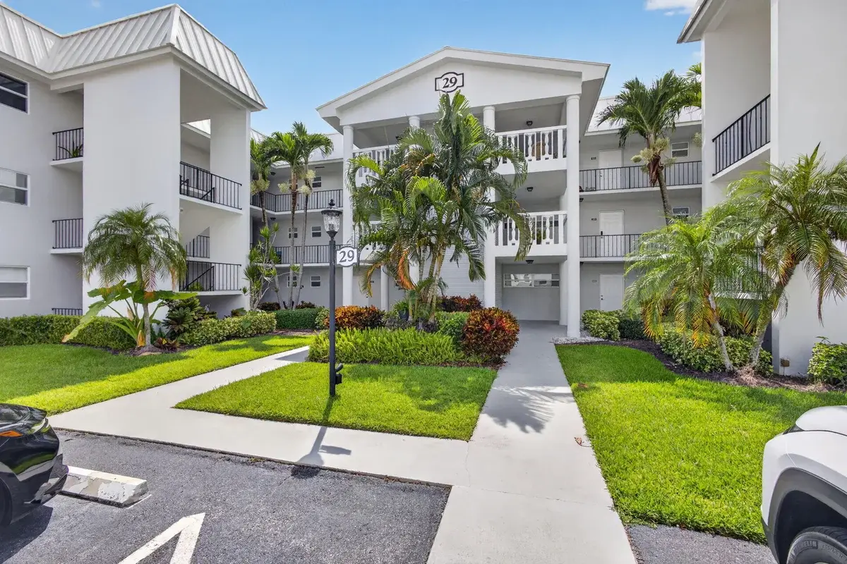 29 Colonial Club Dr #202, Boynton Beach: photo 1 of 24