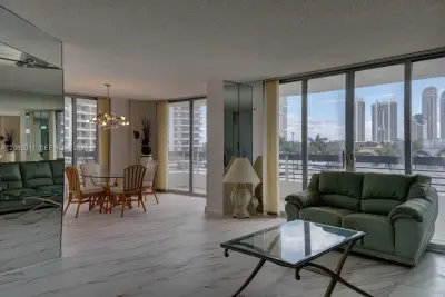 3600 Mystic Pointe Dr #613, Aventura: photo 1 of 18