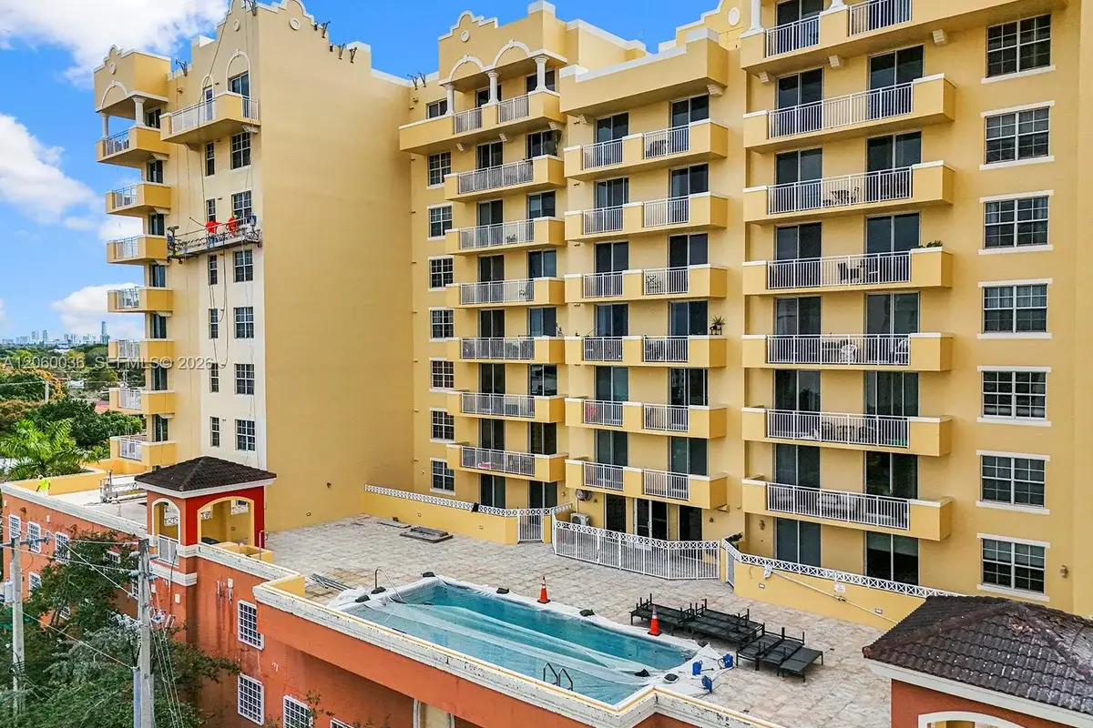 215 SW 42nd Ave #1007, Miami: photo 1 of 23