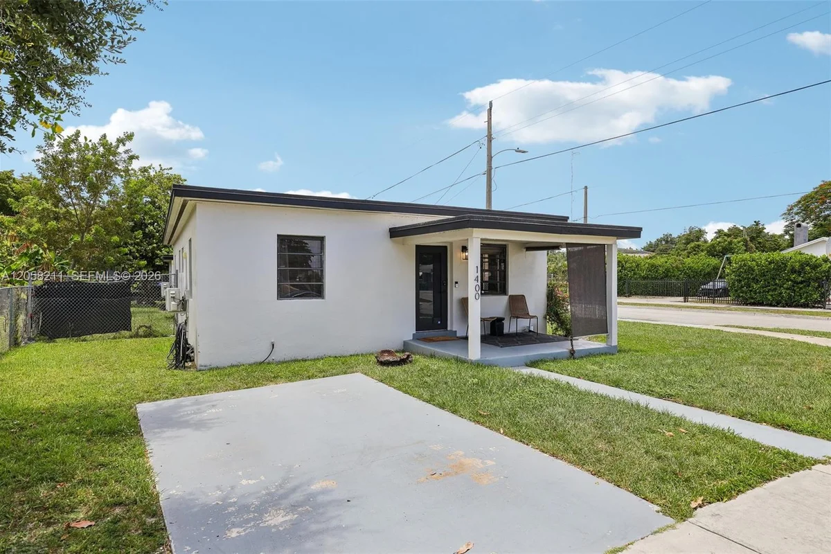 1400 NW 55th St, Miami: photo 1 of 46