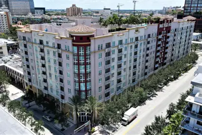 410 Evernia St #706, West Palm Beach: photo 1 of 23