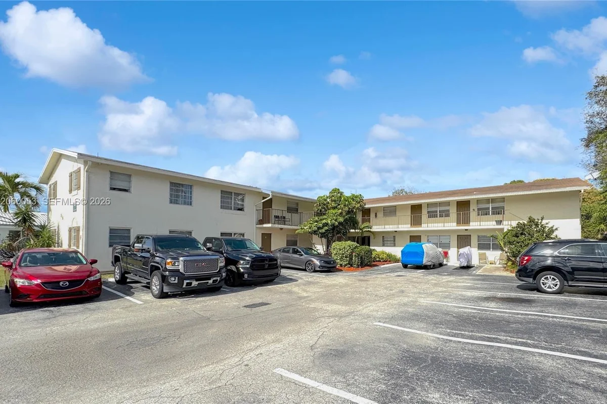 215 NW 25th St #5, Wilton Manors: photo 1 of 9