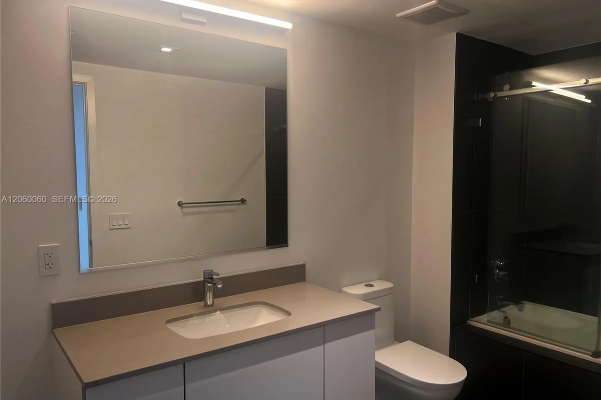 1600 NE 1st Ave #1219, Miami: photo 1 of 5
