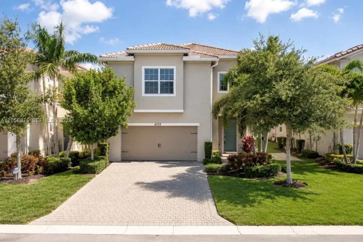 4729 Greenway Dr, Hollywood: photo 1 of 20
