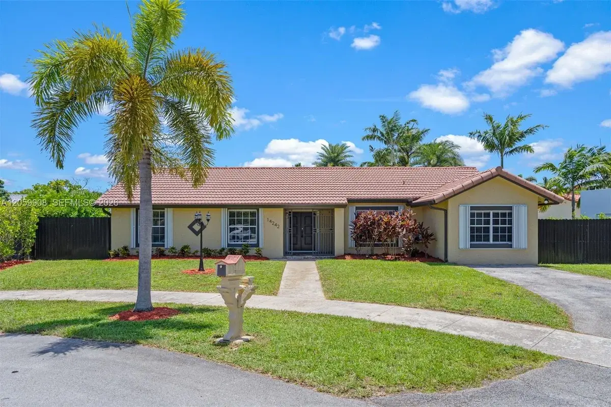 14242 SW 46th Ter, Miami: photo 1 of 51