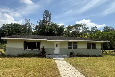 13886 N 22nd Rd N, Loxahatchee: photo 1 of 33