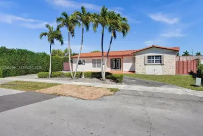 2711 SW 117th Ct, Miami: photo 1 of 42