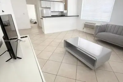 8011 Abbott Ave #4, Miami Beach: photo 1 of 7