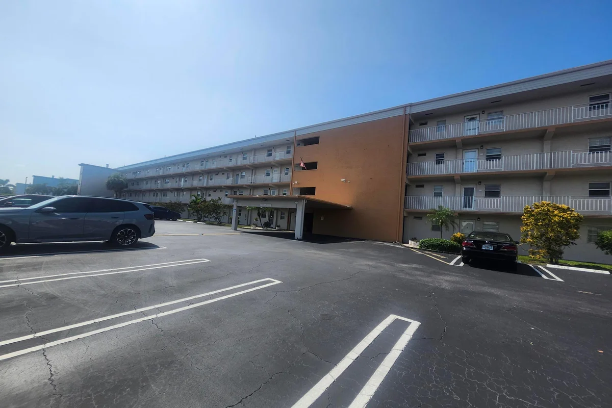 230 NE 26th Ave #209, Boynton Beach: photo 1 of 47