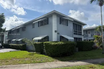 3720 Harrison St #1, Hollywood: photo 1 of 11