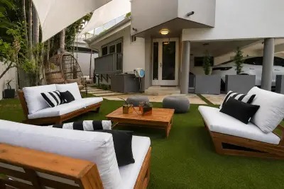 2571 Tigertail Ave, Miami: photo 1 of 16