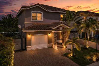 23061 SW 114th Path, Miami: photo 1 of 48