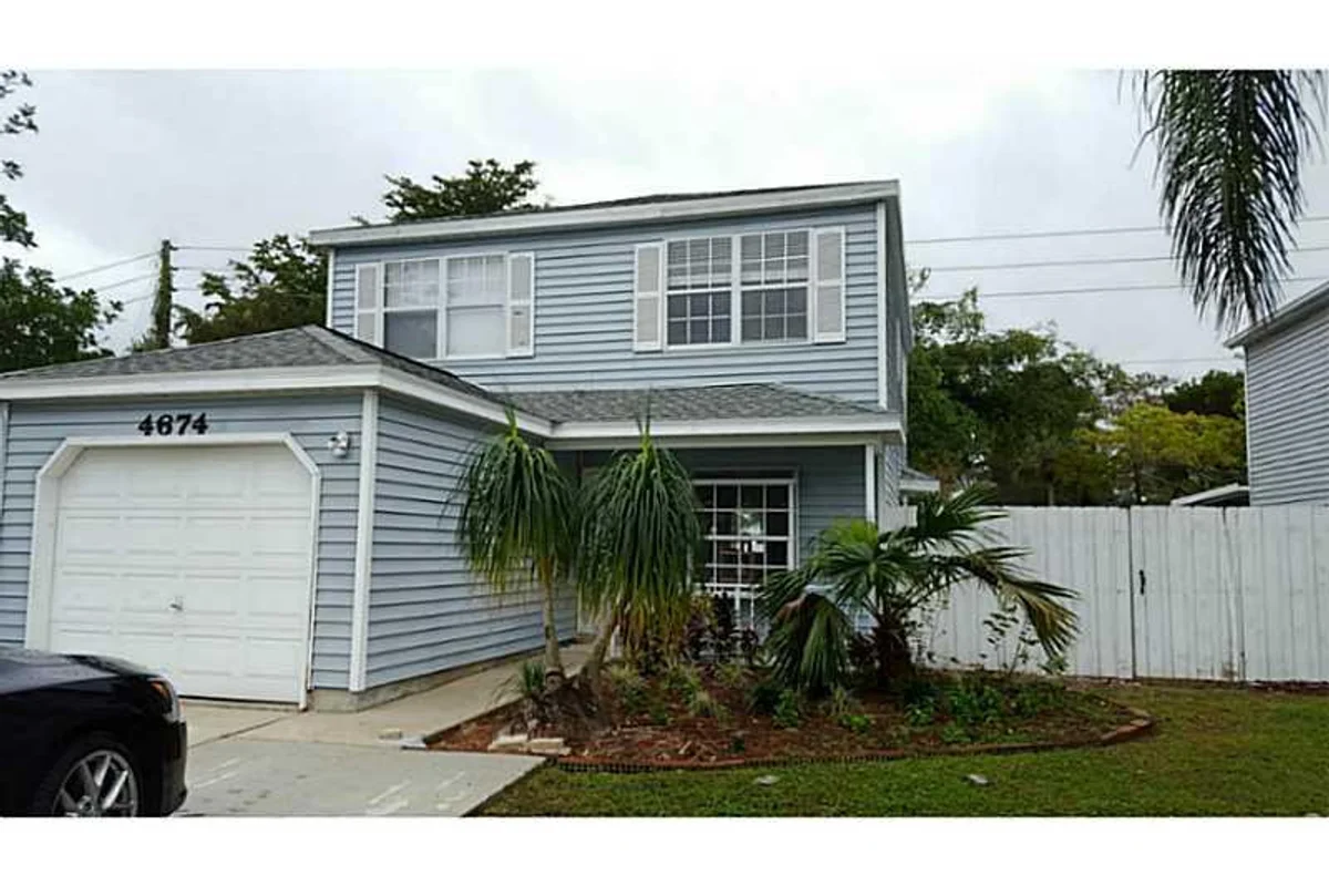 4674 Lakeside Cir, West Palm Beach: photo 1 of 16