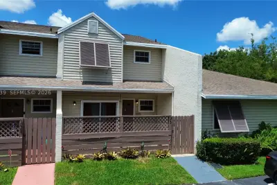 309 W Hemingway Cir, Margate: photo 1 of 53