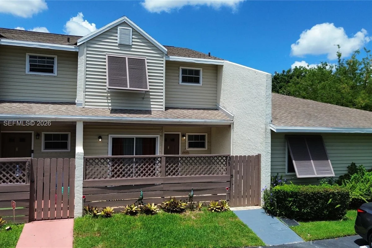 309 W Hemingway Cir, Margate: photo 1 of 53