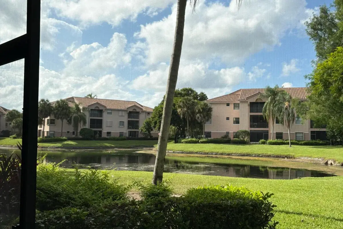 4101 Coral Tree Cir #117, Coconut Creek: photo 1 of 30