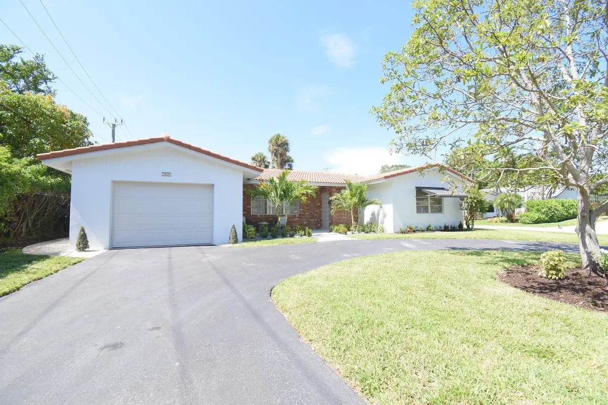 701 NW 6th Dr, Boca Raton: photo 1 of 31