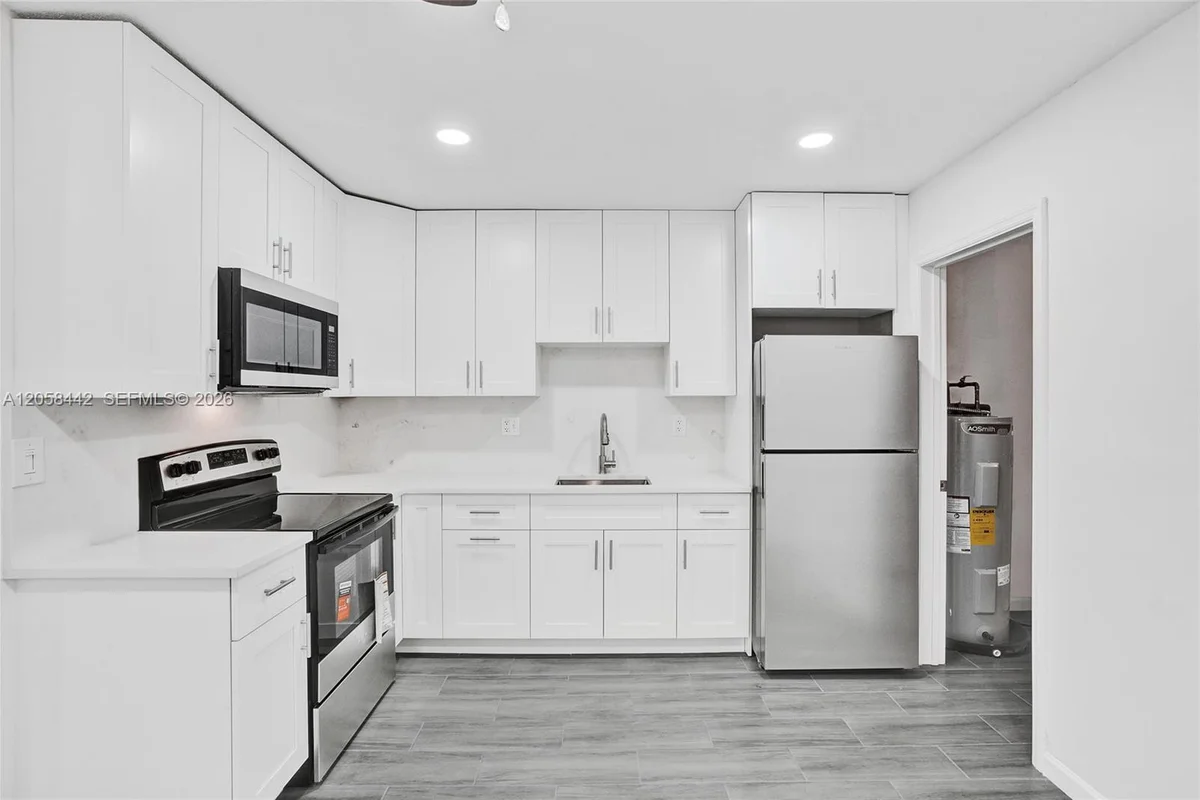 5900 NW 19th St #A, Sunrise: photo 1 of 17