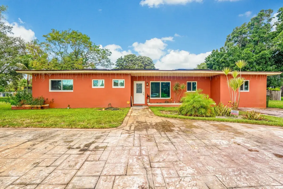 3250 E Glendale Blvd, Fort Lauderdale: photo 1 of 27