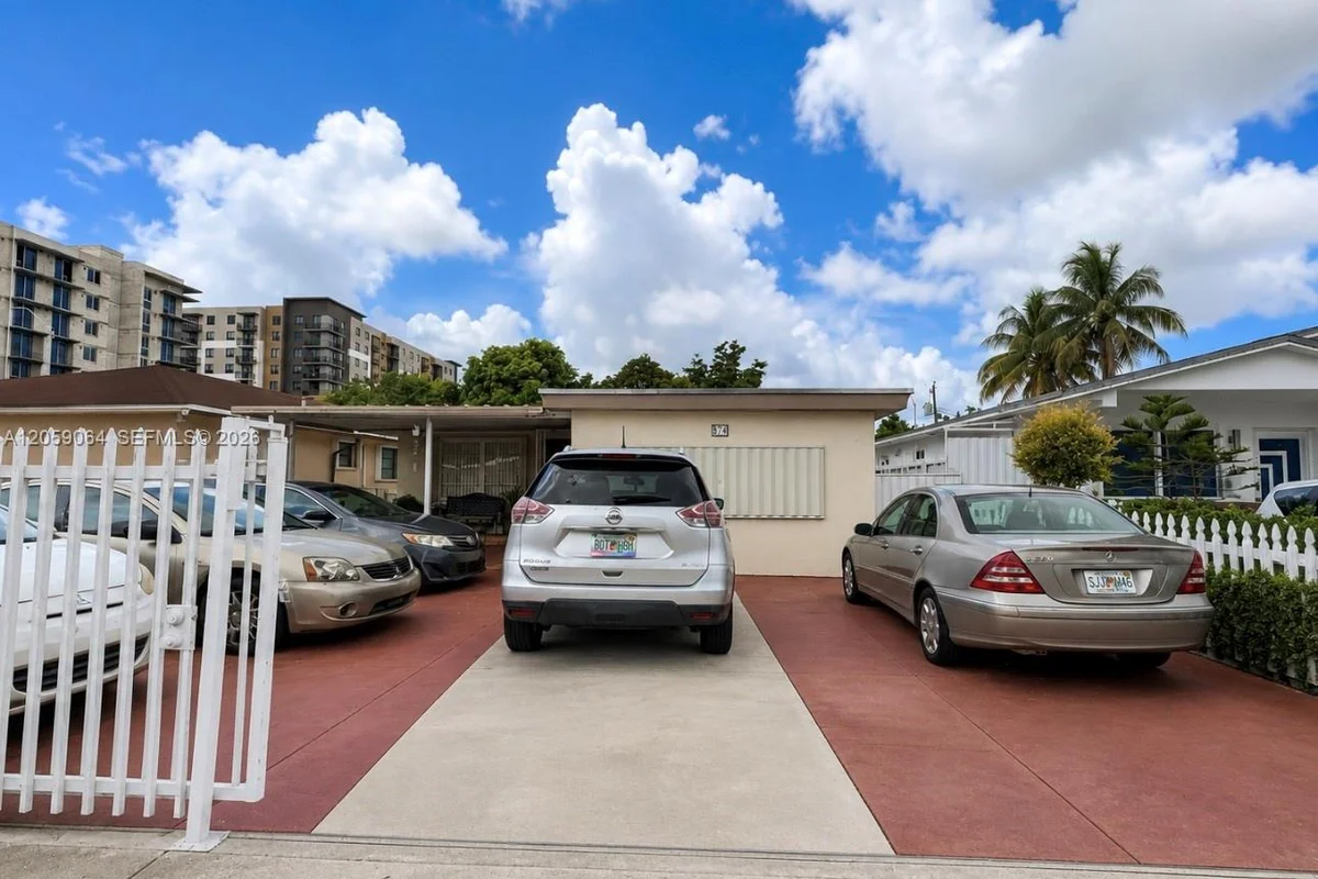 874 E 27th St, Hialeah: photo 1 of 1