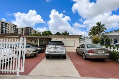 874 E 27th St, Hialeah: photo 1 of 1