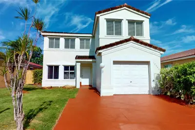 17343 SW 142nd Pl, Miami: photo 1 of 27