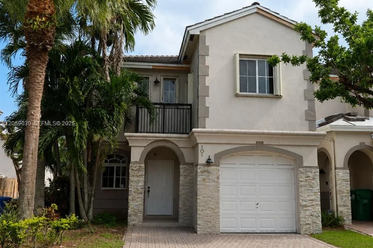8341 SW 124th Ave #101-15, Miami: photo 1 of 25