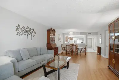 7643 Granville Dr #210, Tamarac: photo 1 of 29