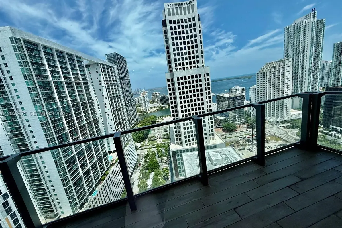 68 SE 6th St #2707, Miami: photo 1 of 38