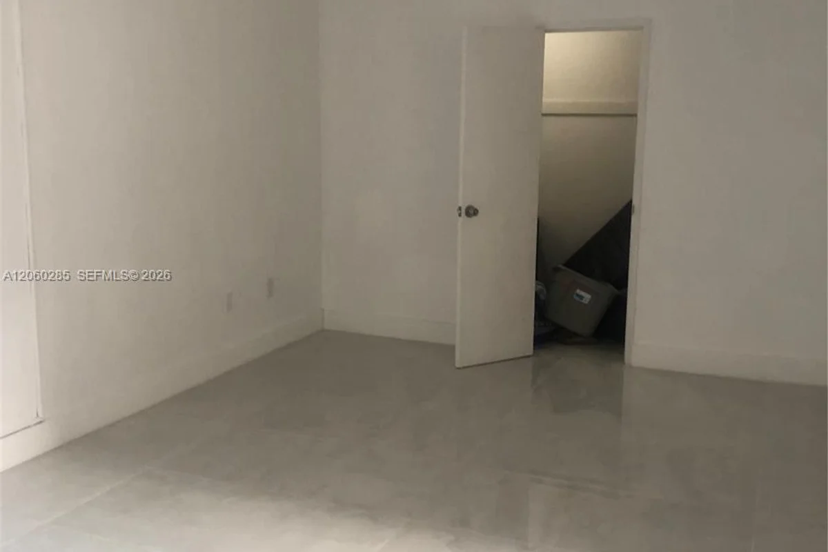 10185 Collins Ave #616, Bal Harbour: photo 1 of 4