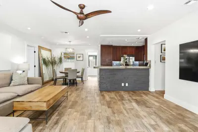 1400 NE 17th Ave, Fort Lauderdale: photo 1 of 34