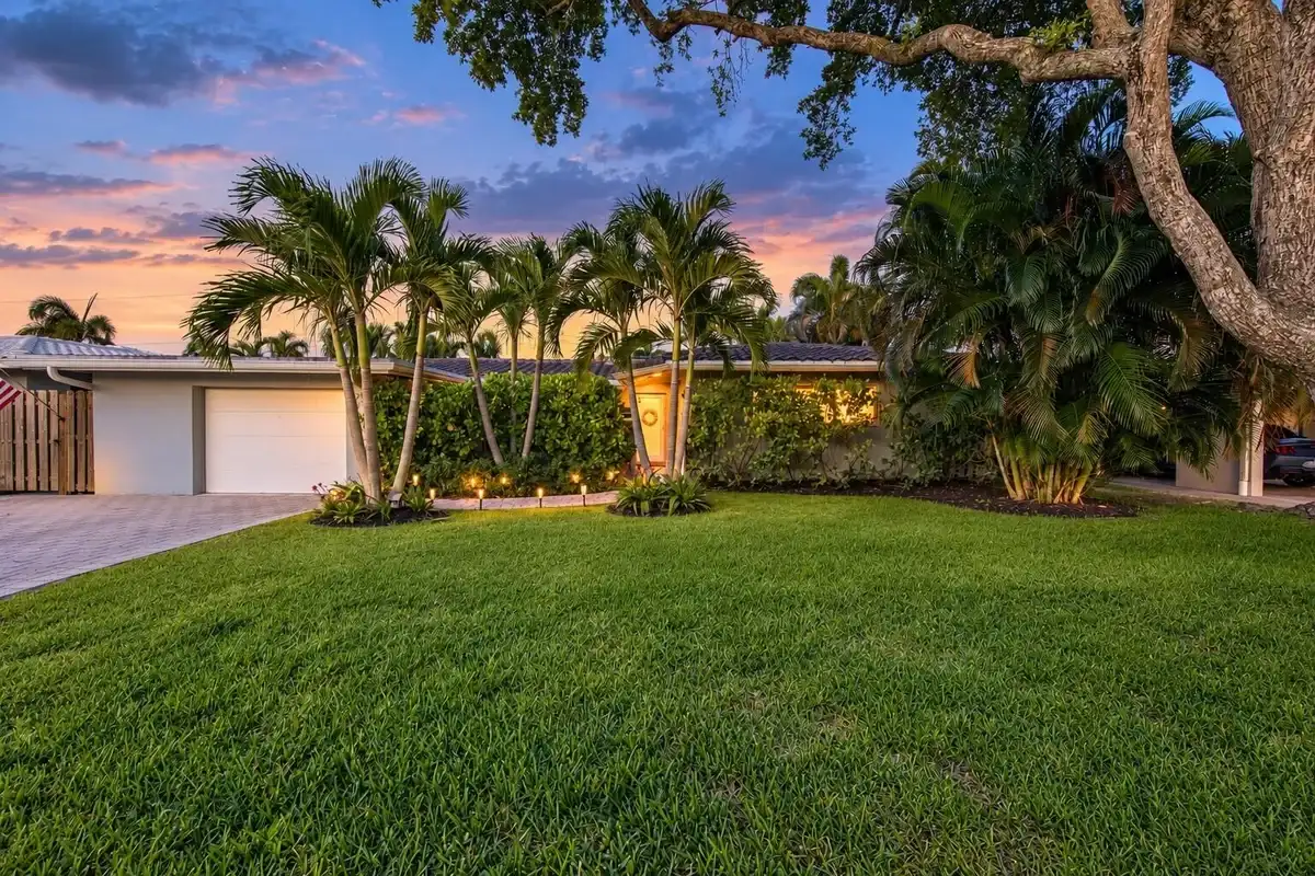 3652 NE 18th Ave, Oakland Park: photo 1 of 33