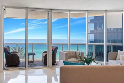 17201 Collins Ave #805, Sunny Isles Beach: photo 1 of 37