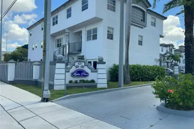 925 NW 82nd Ave #116-A, Miami: photo 1 of 9